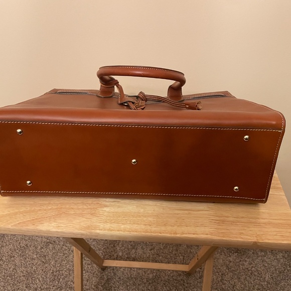 Handbag - Picture 3 of 4